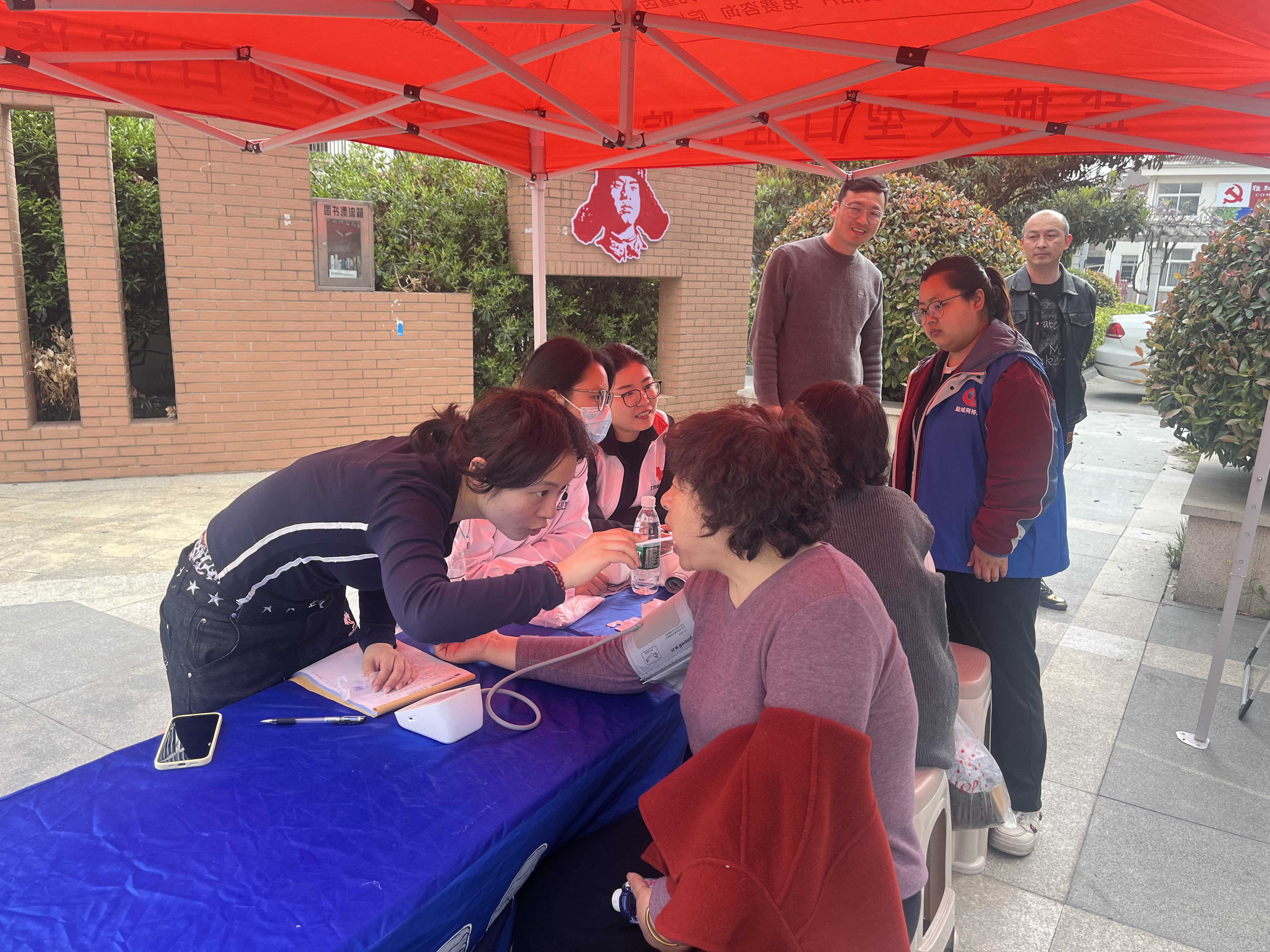 五星街道雅和社区：口腔义诊进社区 健康服务暖民心