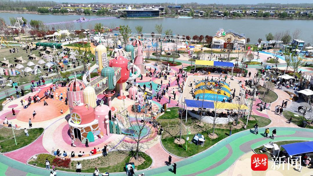 苏超“第二现场”点燃乡村夜经济，消费、人气双攀升