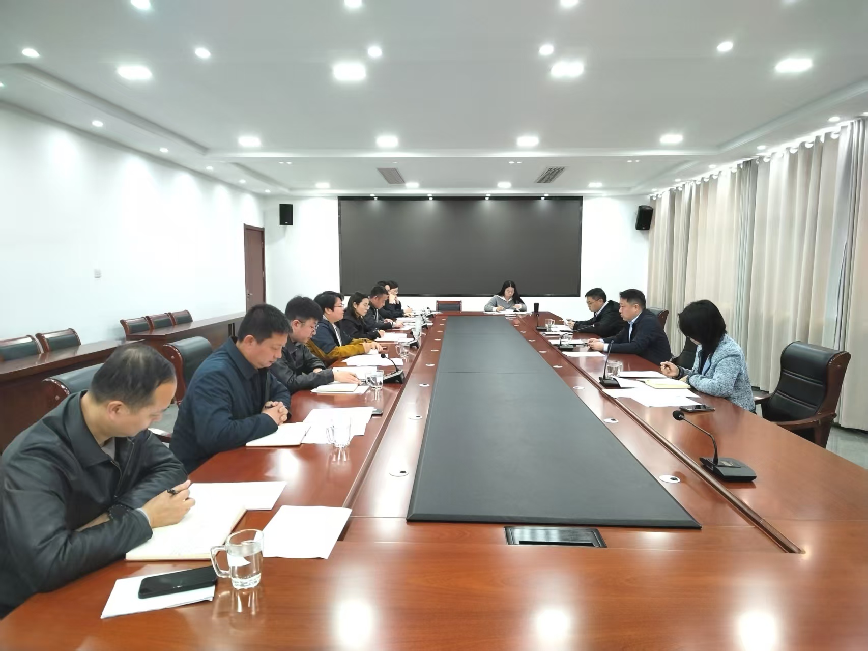 东台市新街镇党委理论学习中心组召开学习会