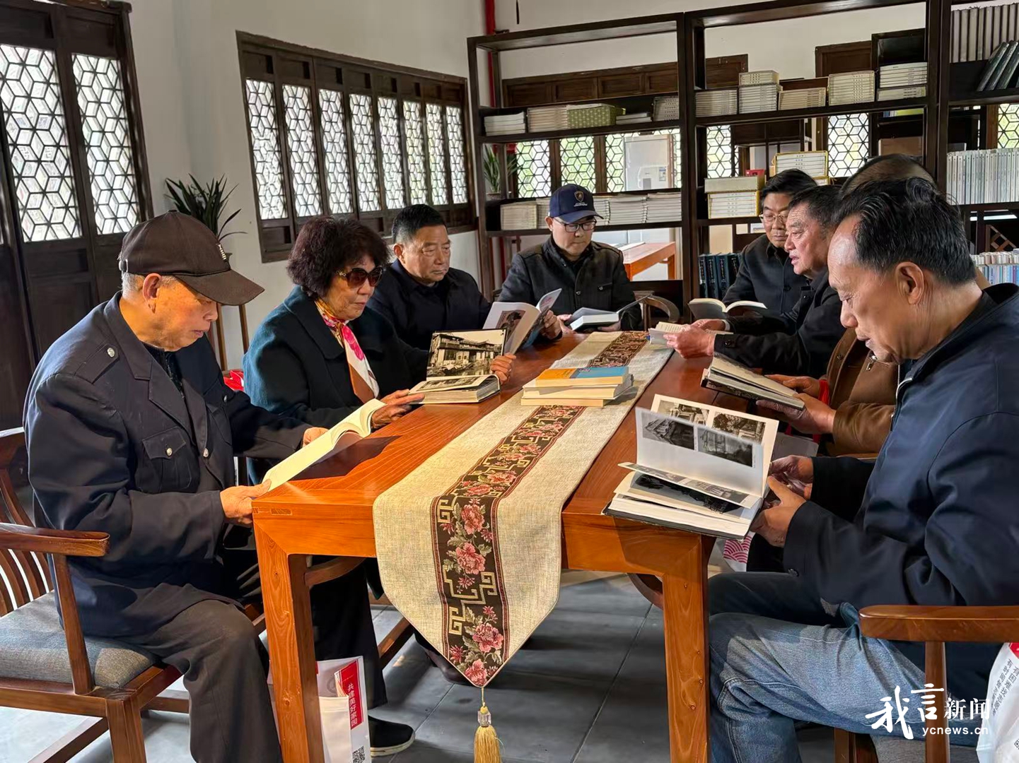 大纵湖开展老干部读书活动