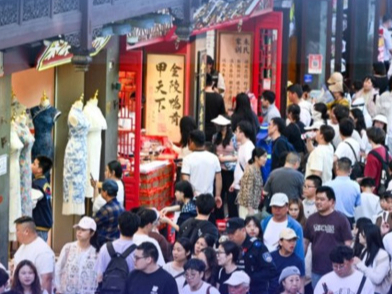 税收发票数据显示：“五一”假期消费相关行业销售收入同比增长14.3%