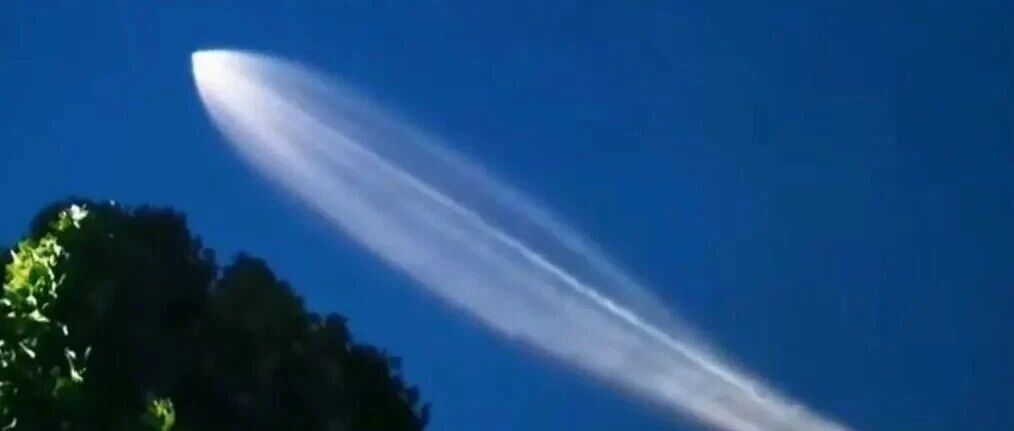 昨晚全国多地出现“不明飞行物”！有网友很快“破案”：不是UFO，是它