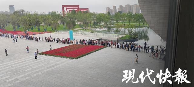 始于“网红”爱于文化，这届年轻人为何“挤爆”博物馆？