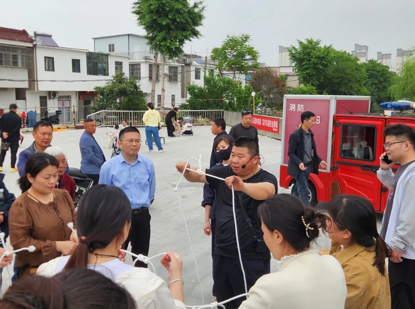 新河街道开展消防及防汛器材使用专项培训