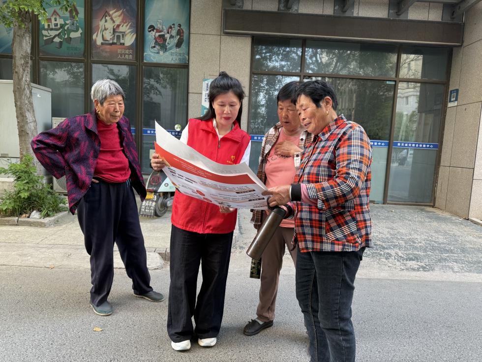 科城街道集中宣传养老服务消费券申领政策