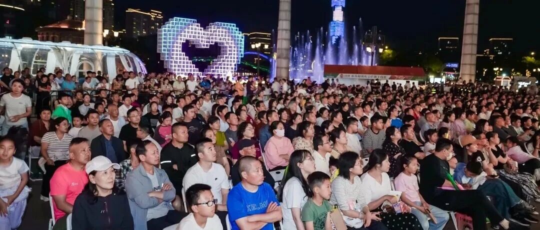 怎能不爱足球！怎能不爱鹿战队！