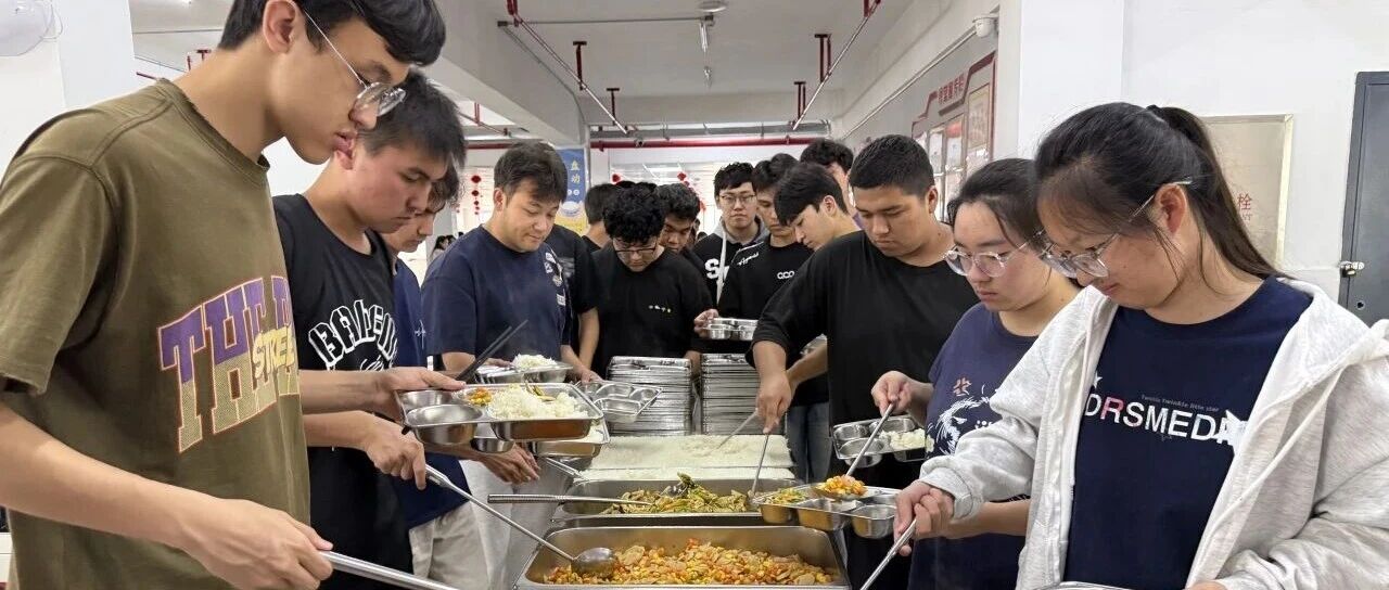 “你尽管往前冲，我会罩着你！”