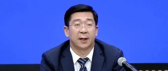 张克任镇江市代理市长