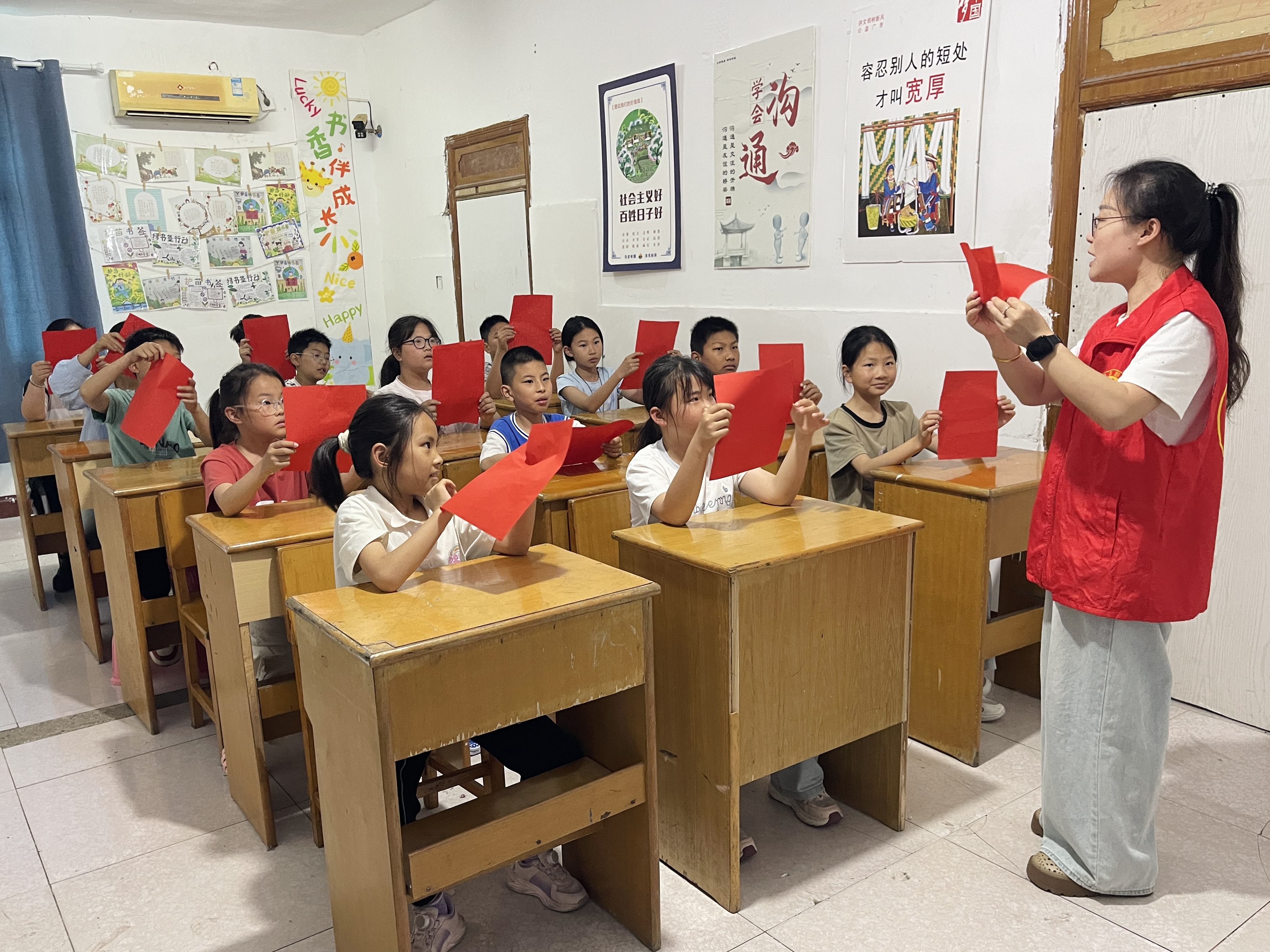 临海镇同胜社区端午活动为考生加油