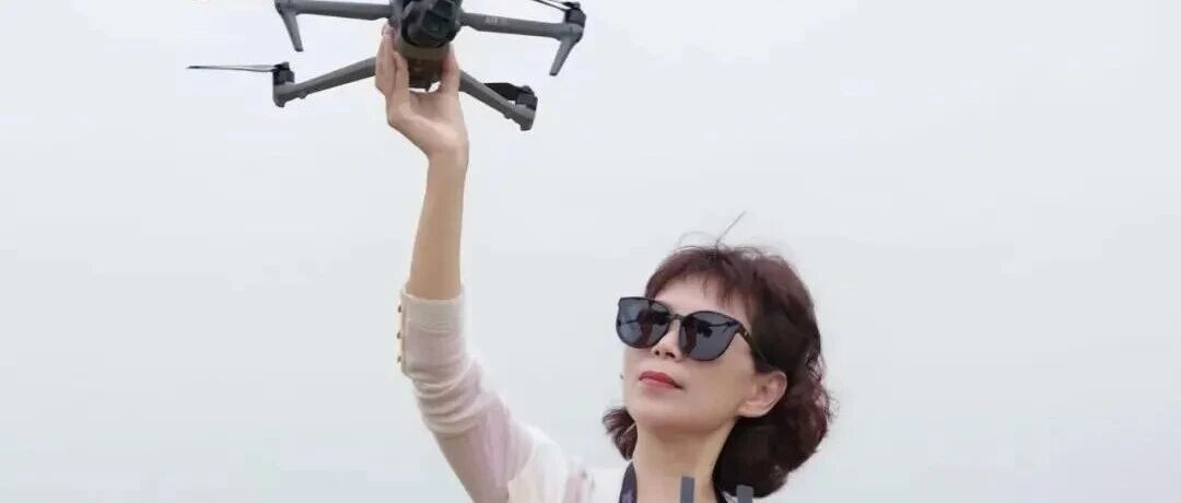 把镜头抬向盐城天空那年，聂月芬已经五十岁了，可她说六十岁也不老……