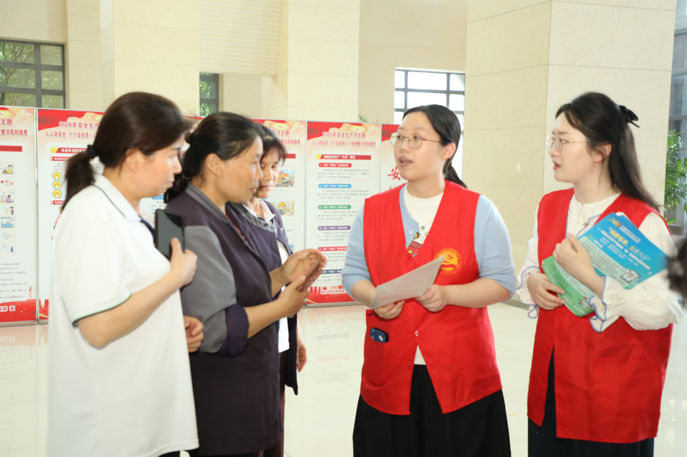 江苏阜宁:废旧3c电子产品回收走进公共机构