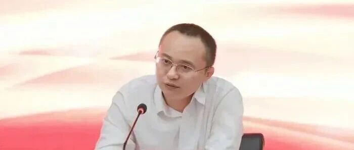 五粮液公告：选举新董事长
