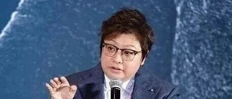 韩红发文道歉：针对近期在影片首映相关活动中不当言辞，向公众郑重、诚恳地致以深深歉意；今后会谨言慎行、踏实做事