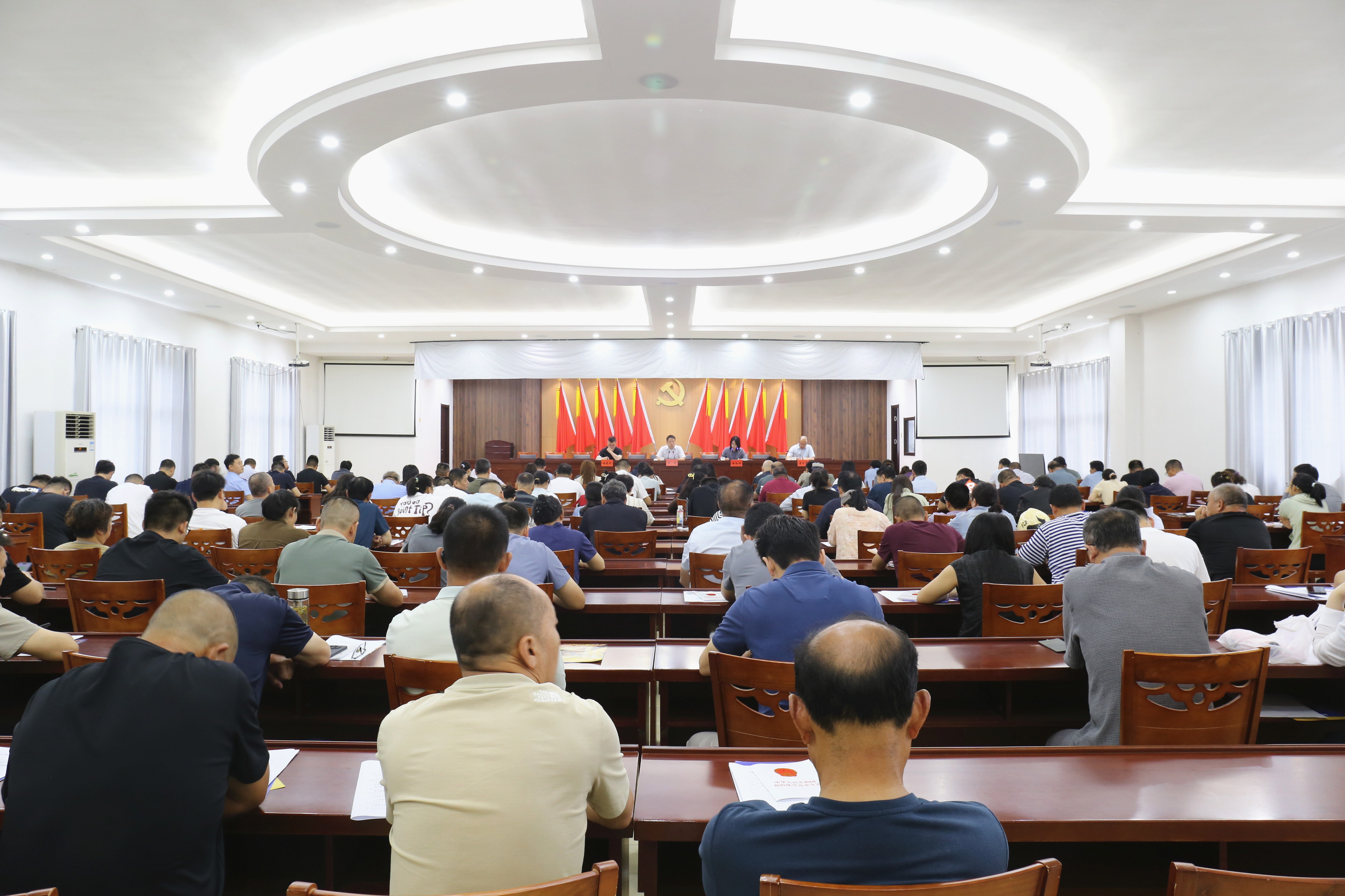 新街镇：筑牢安全屏障 全力护航发展