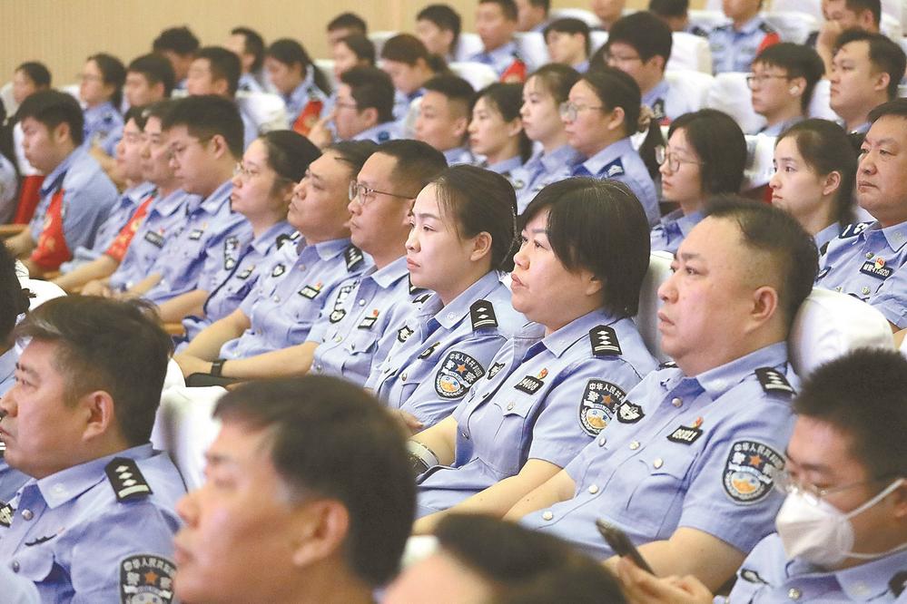 公安心向党 奉献保平安——市公安局举行全市公安机关主题宣讲活动