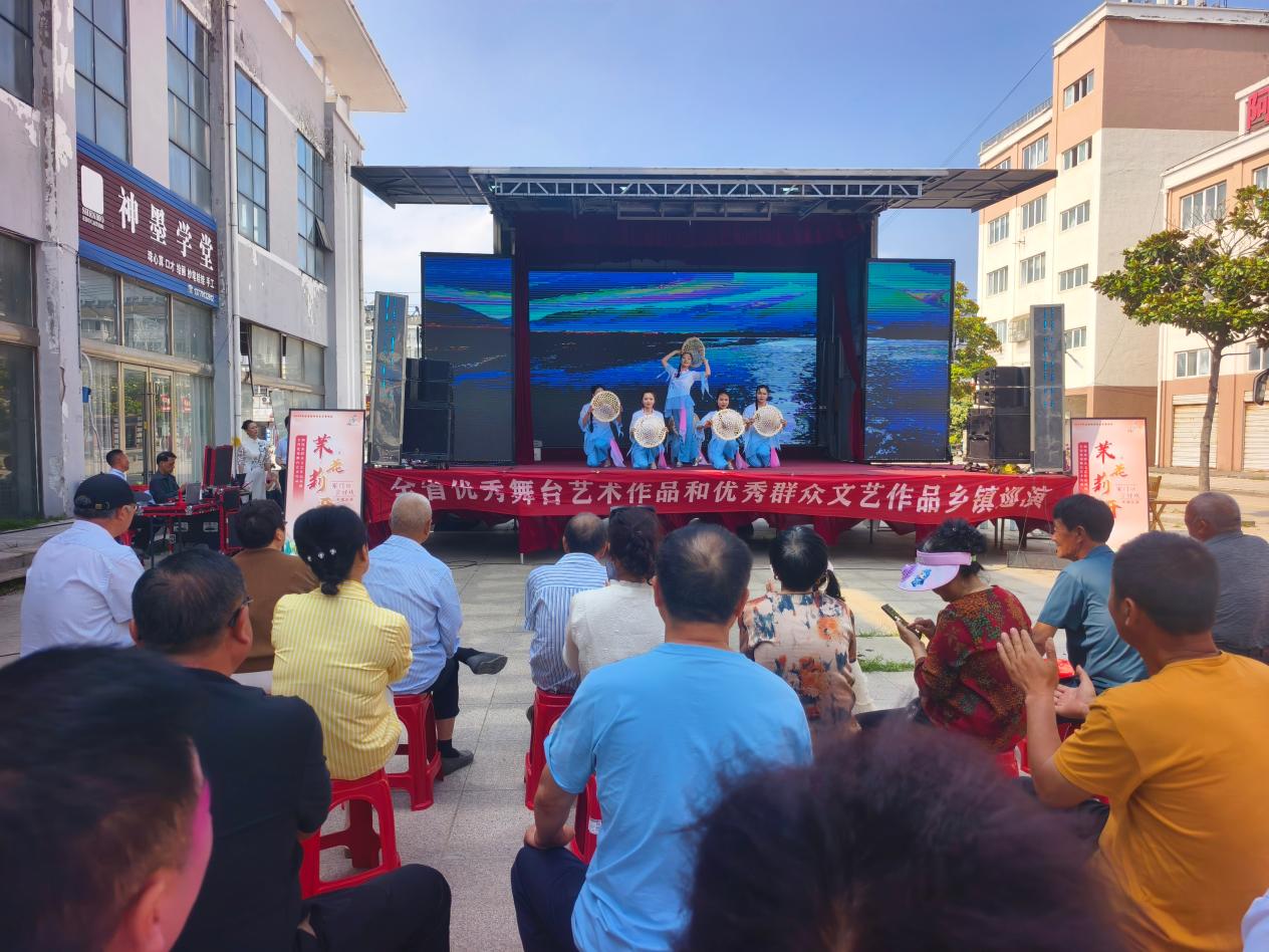 八滩镇：文艺汇演润民心
