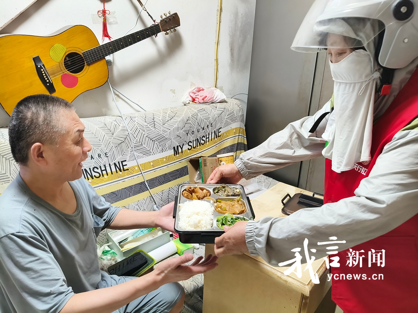 高温送餐 情暖老人