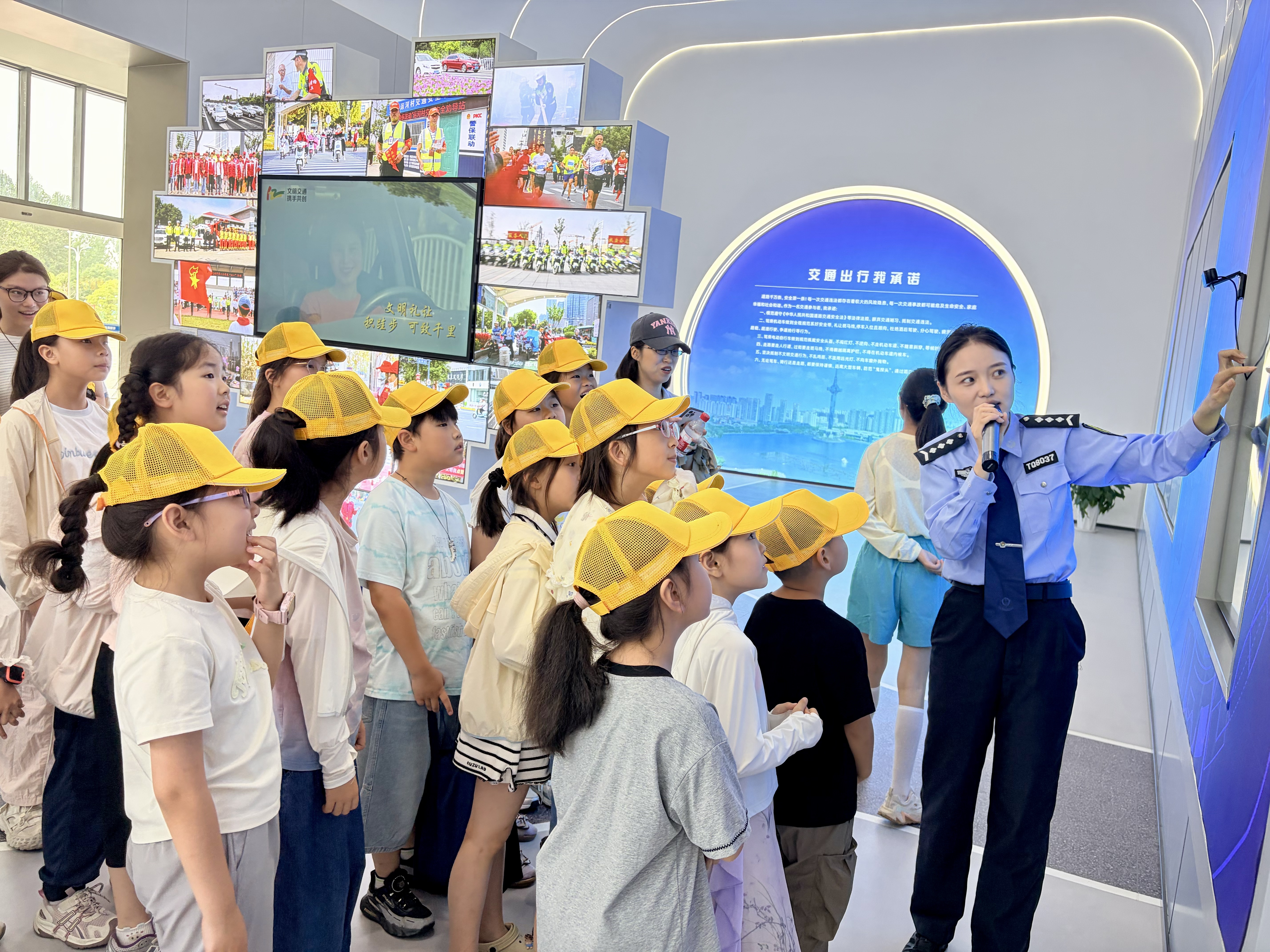 爱心托举 共筑缤纷暑假——盐渎街道总工会开展2026年暑期实践课