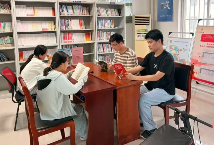 合德镇新曙村以书香滋养童心