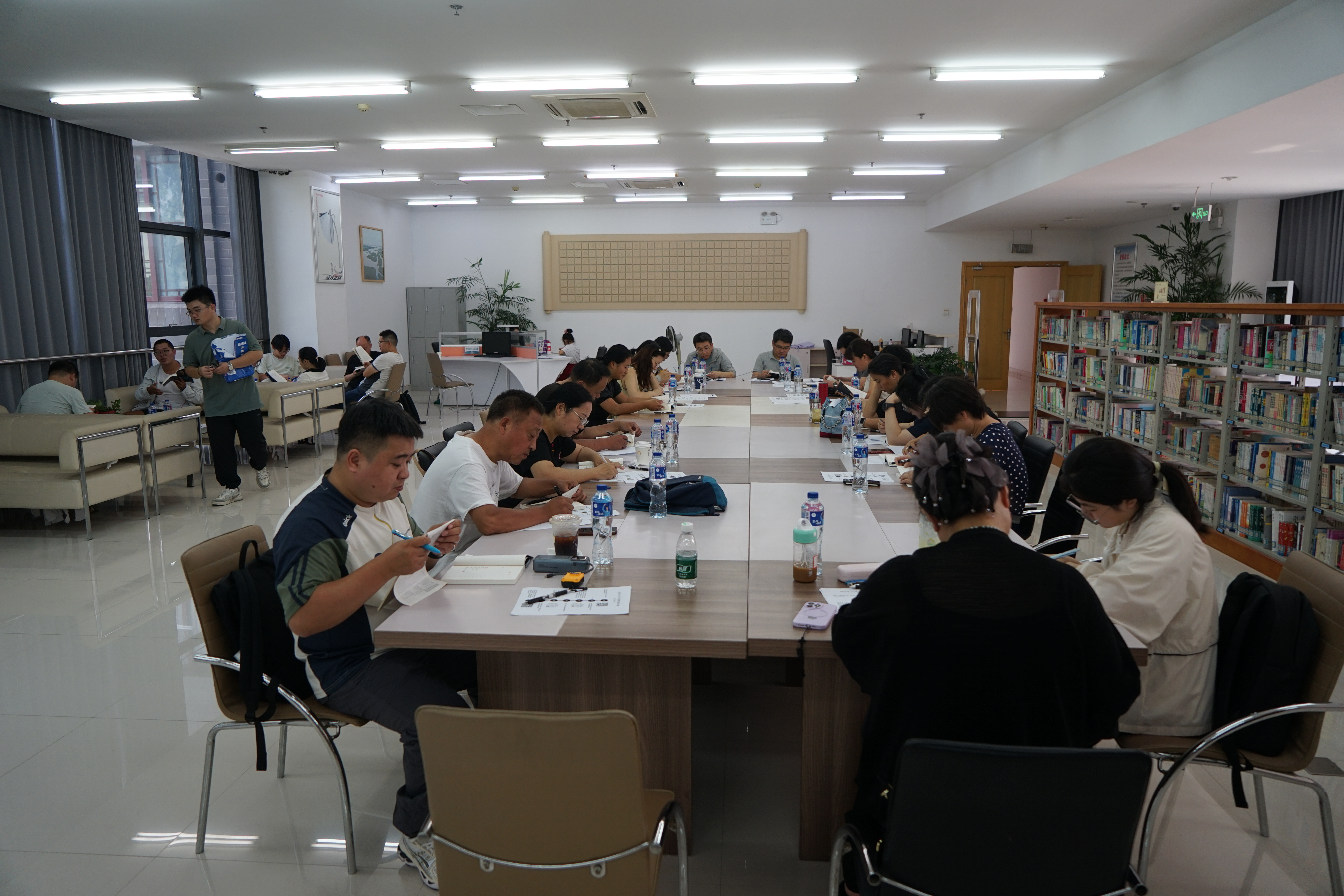 长三角“阅马”盐都赛区收官
30名选手比拼“安静的马拉松”