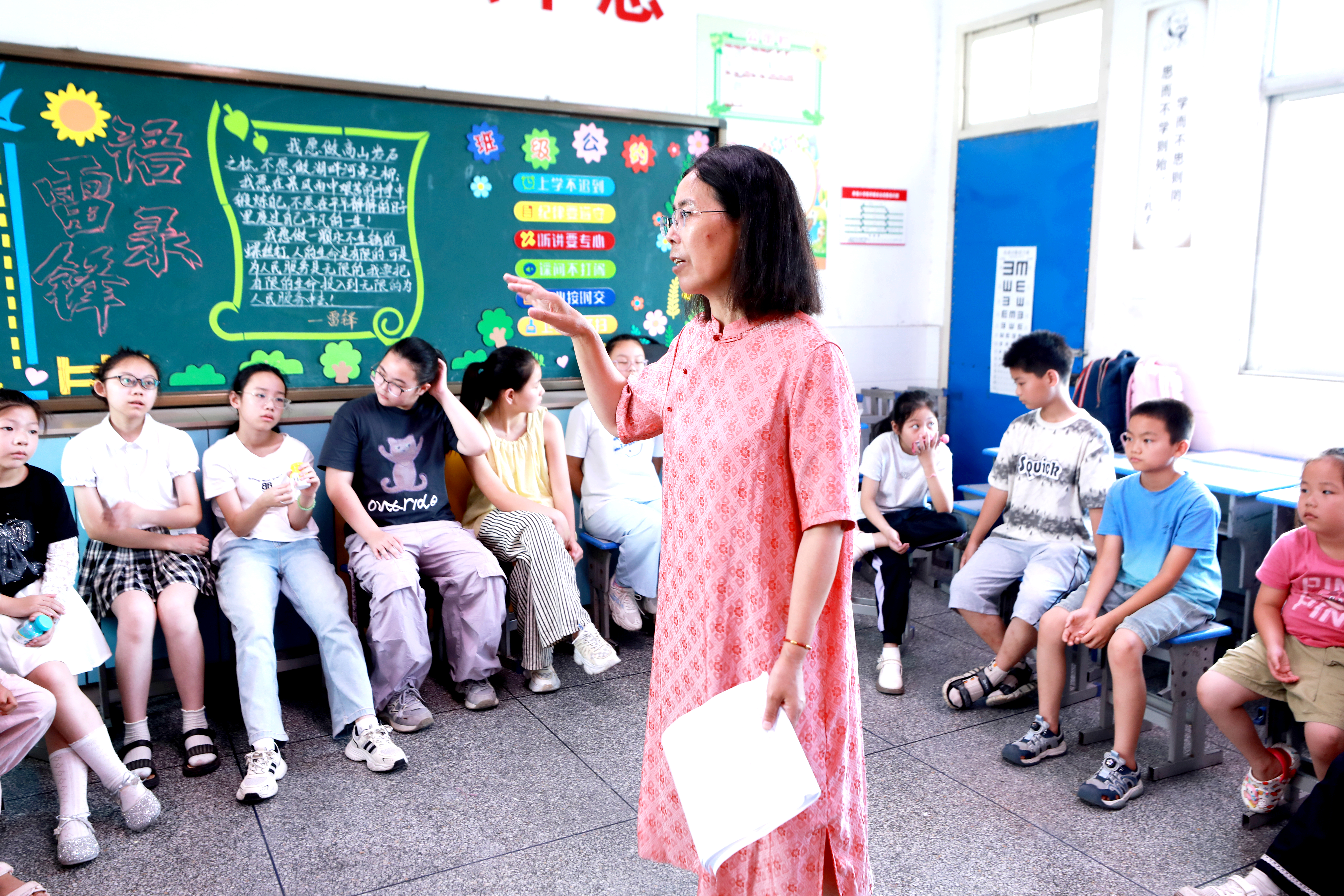 草堰镇“康乃馨”公益课堂激活夏日童趣