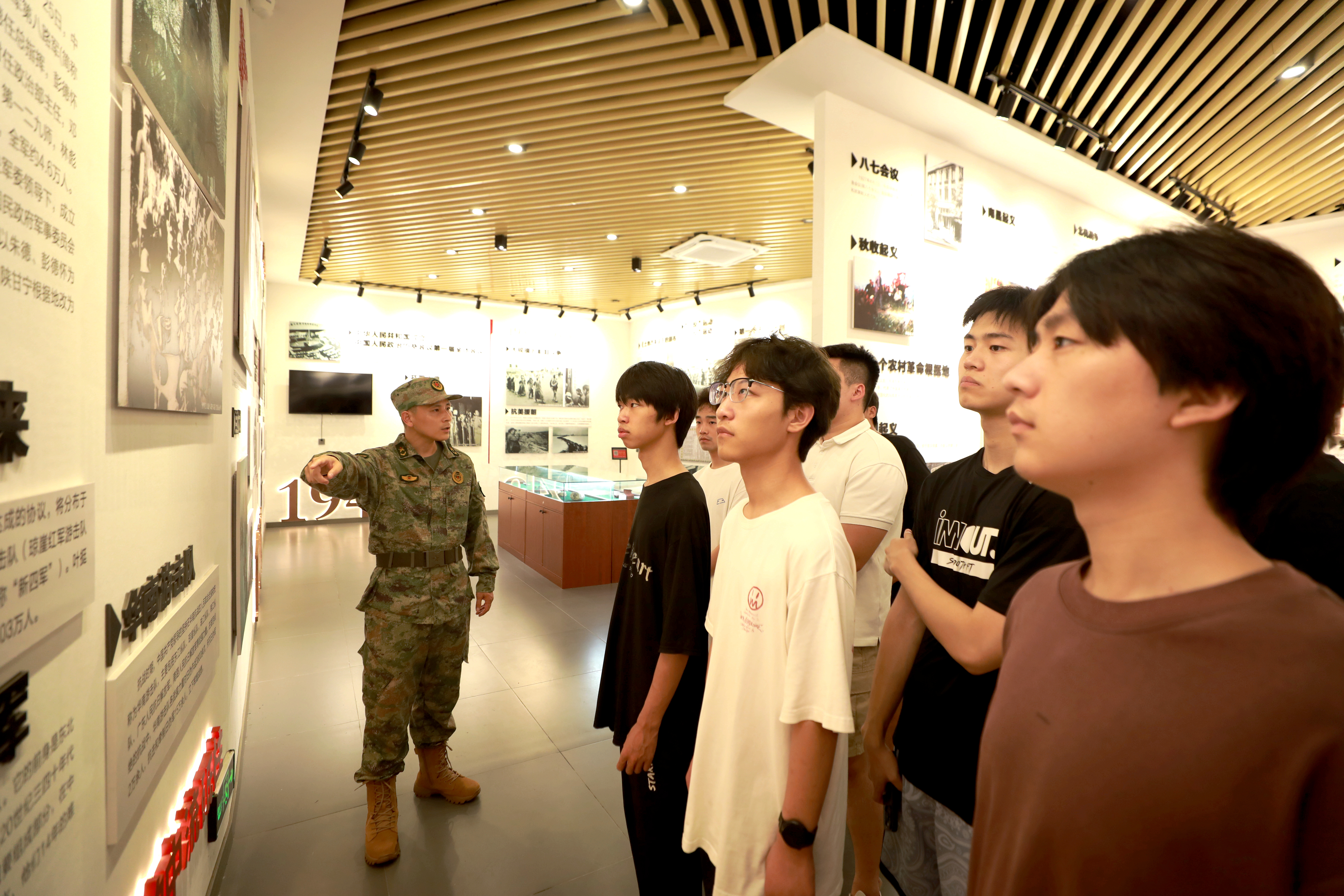 草堰镇组织预征青年开展党史学习教育