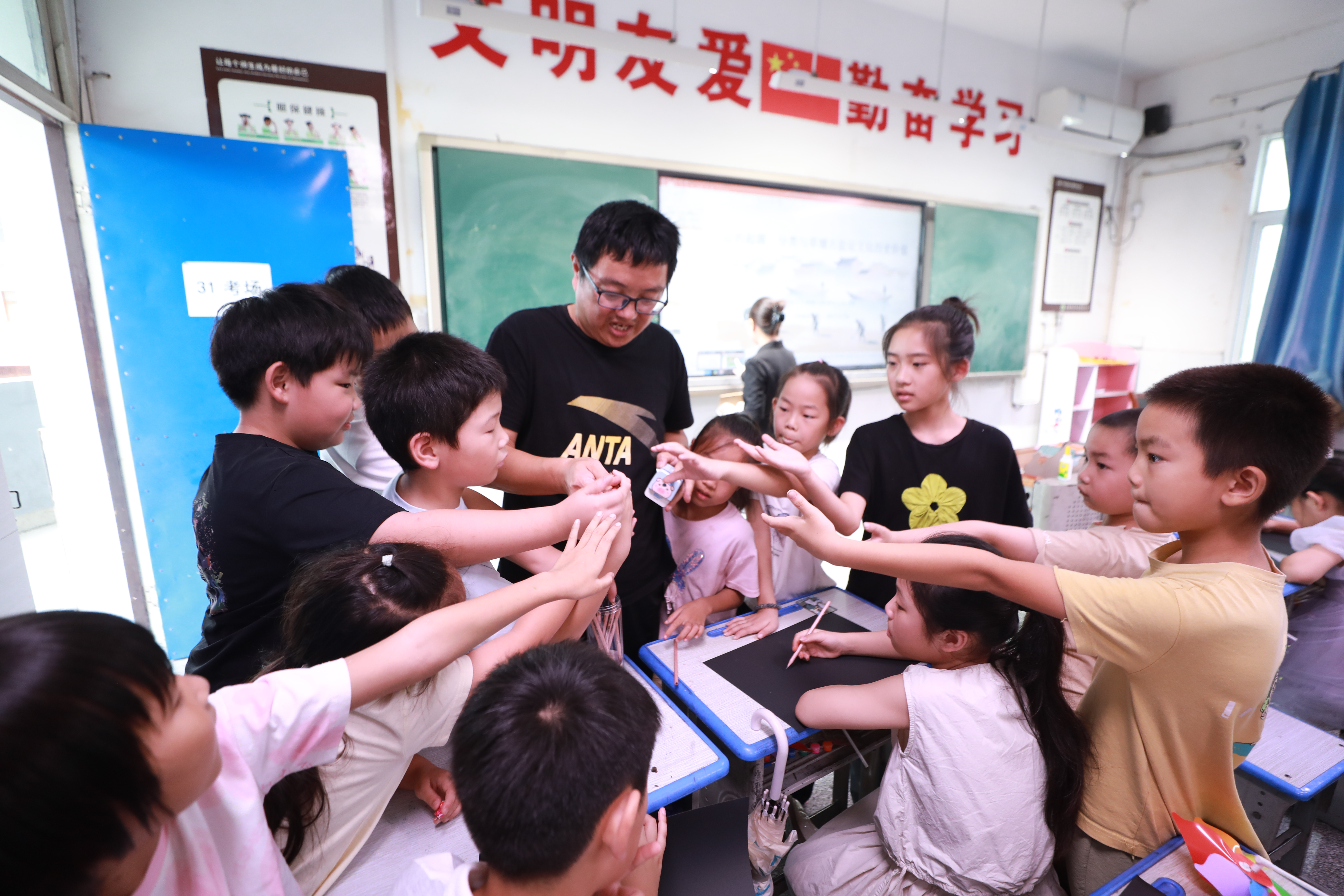 草堰镇暑期公益服务托管班圆满收官