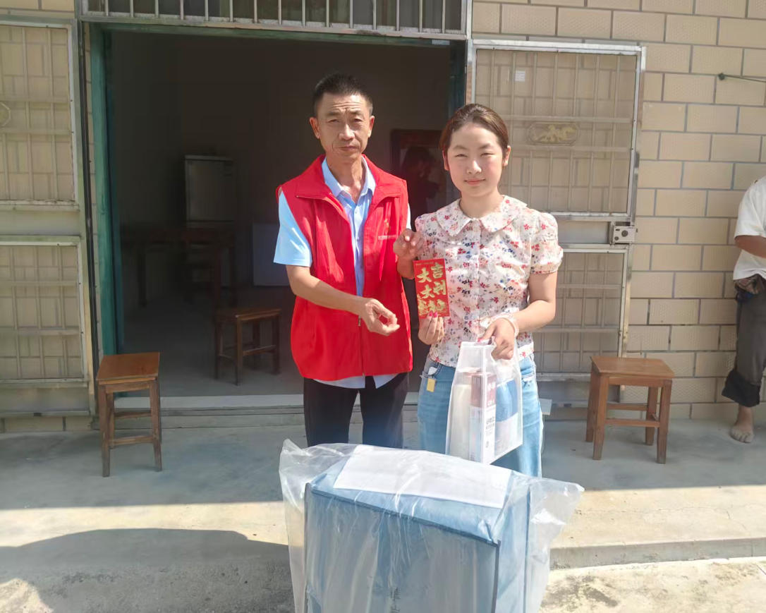 盐城阜宁:崇学重教润乡土,暖心礼包“启新程”