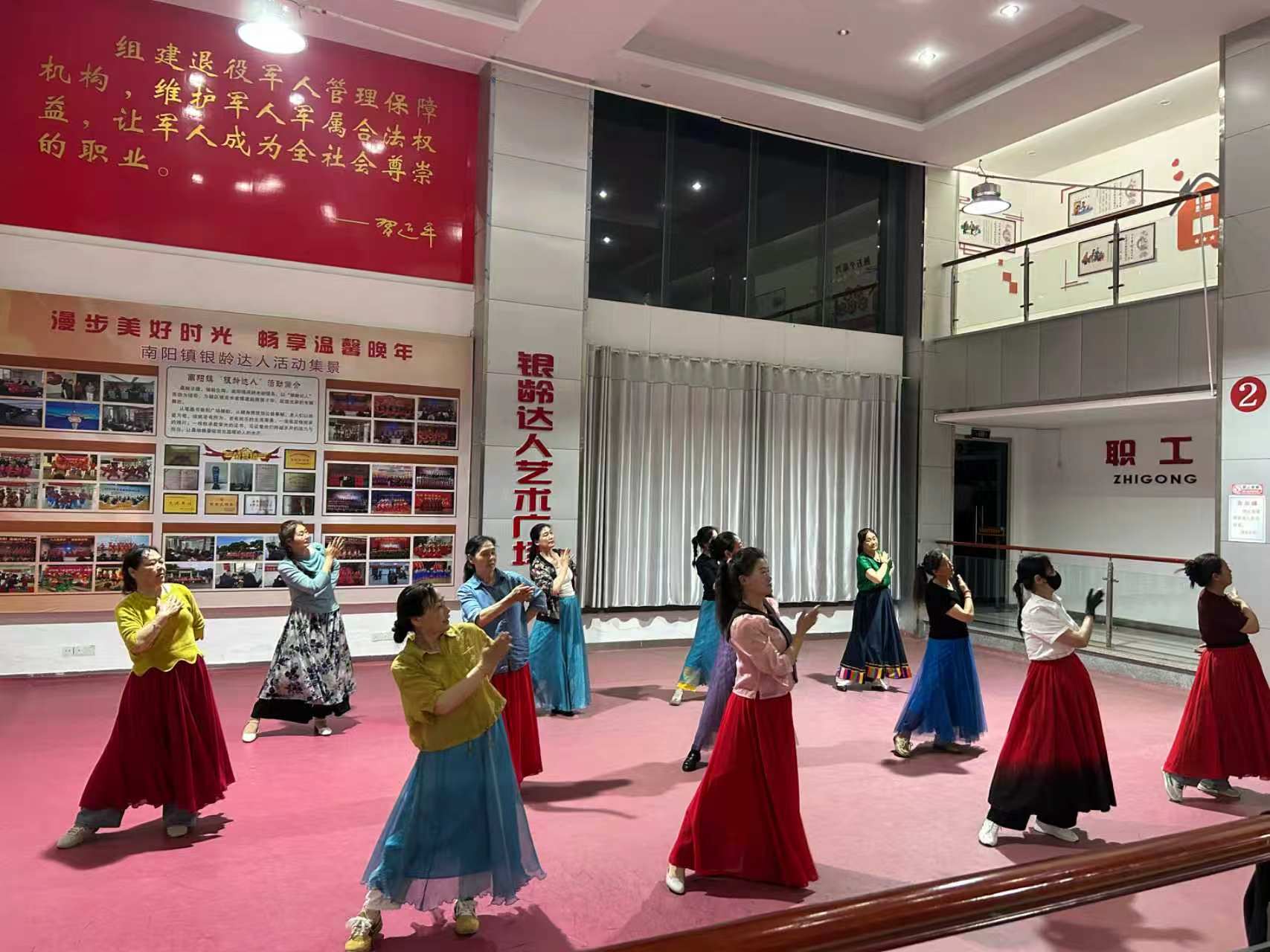 南阳镇：“点亮星夜”主题广场舞系列活动持续上演