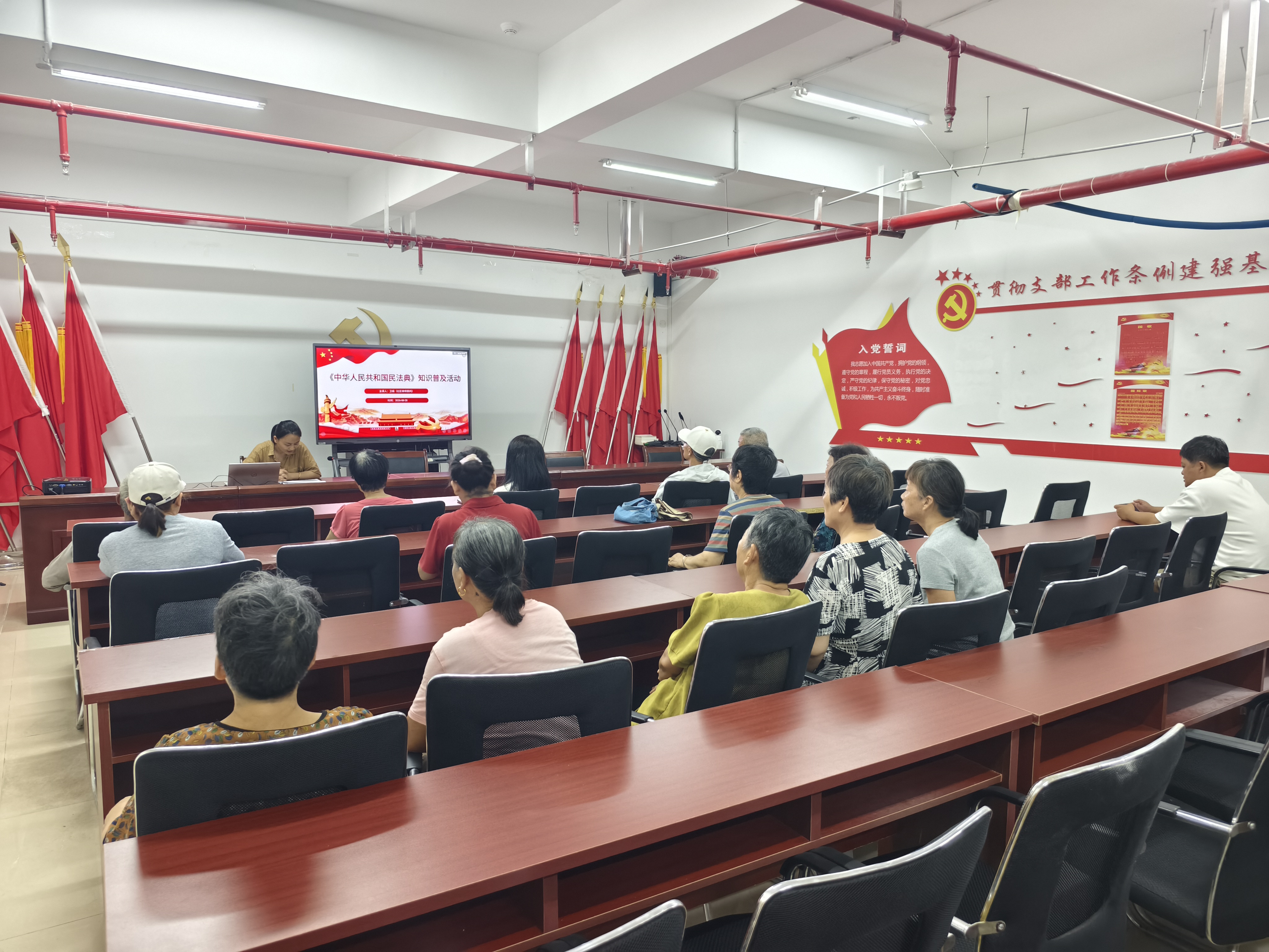 先锋街道东仓路社区：普法宣传进社区