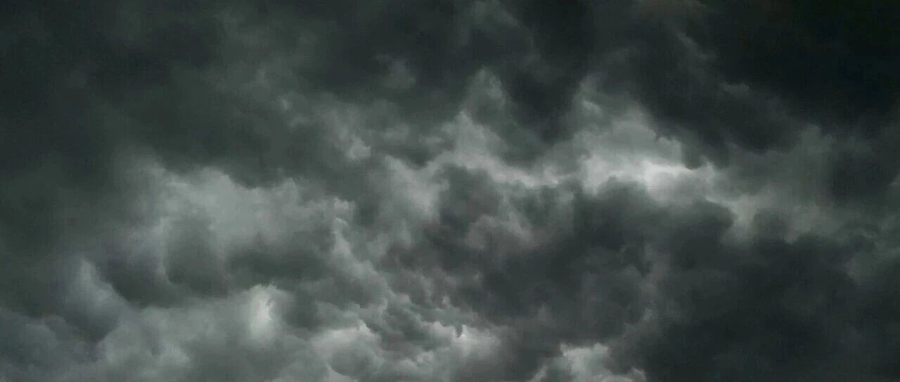 大面积降温！今天起，江苏将迎暴雨、大暴雨！未来24小时，江苏北部等地的部分地区将有短时强降水，小时雨量20-50毫米，局地80毫米以上
