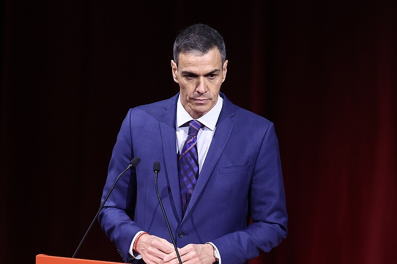 西班牙首相否认摩洛哥策划休达偷渡潮