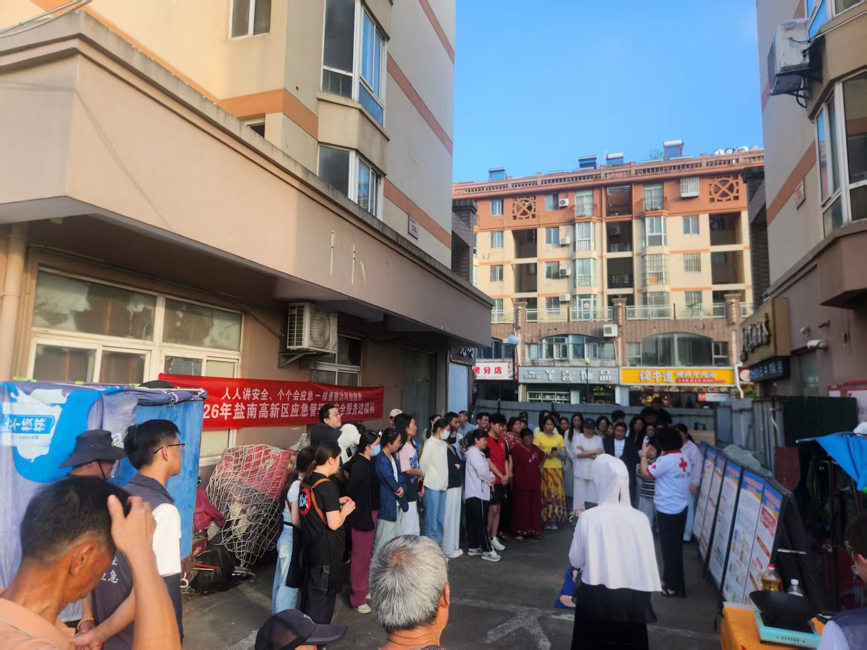 新河街道开展“安全服务进楼栋”活动