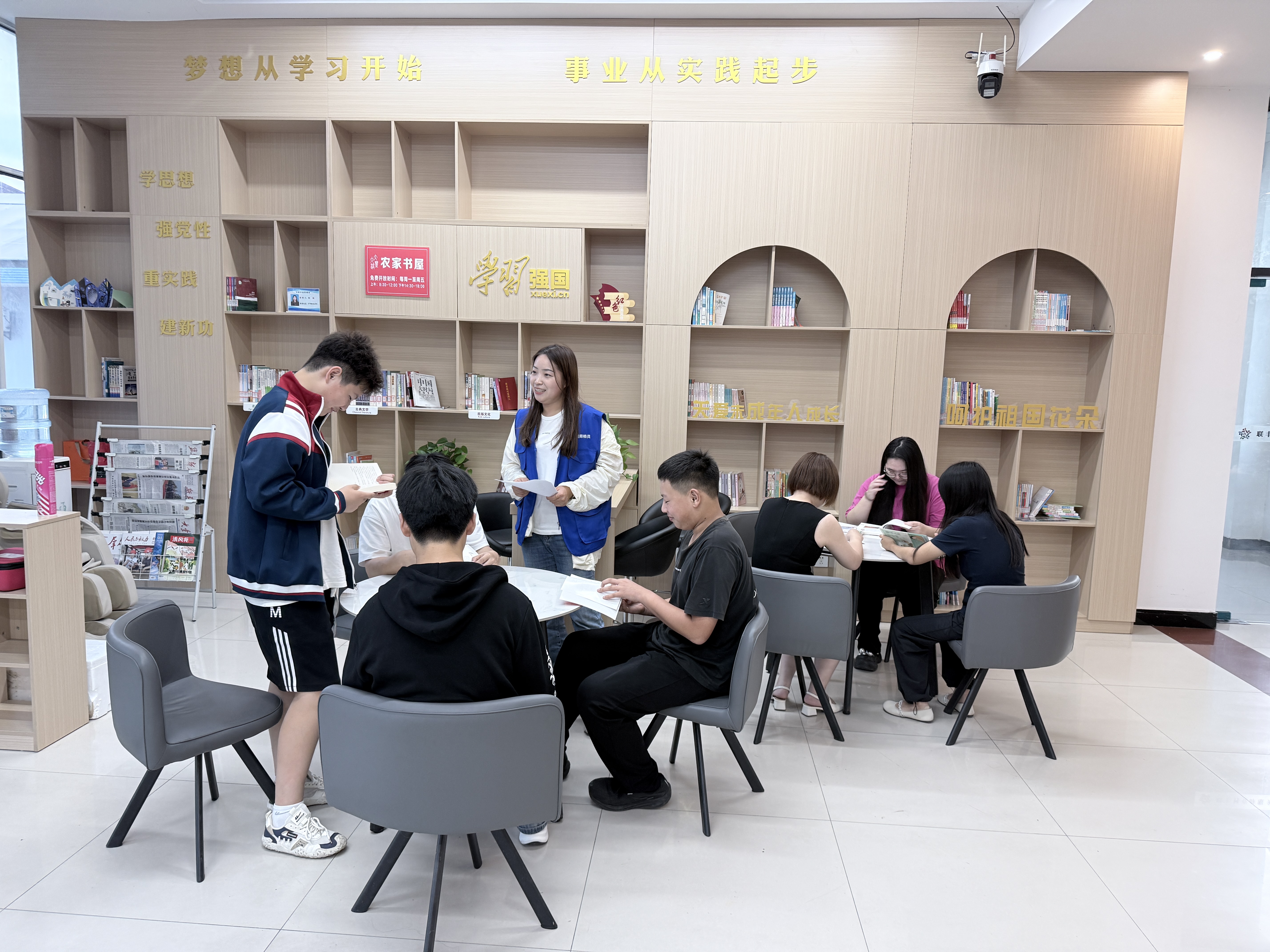 大桥镇红色经典读书会忆初心