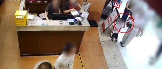长沙4岁男童被指摸臀，孩子父亲发声：无法接受出具书面道歉，一旦书面承认就等于给孩子扣上了“故意”的帽子，这是对他一生的伤害