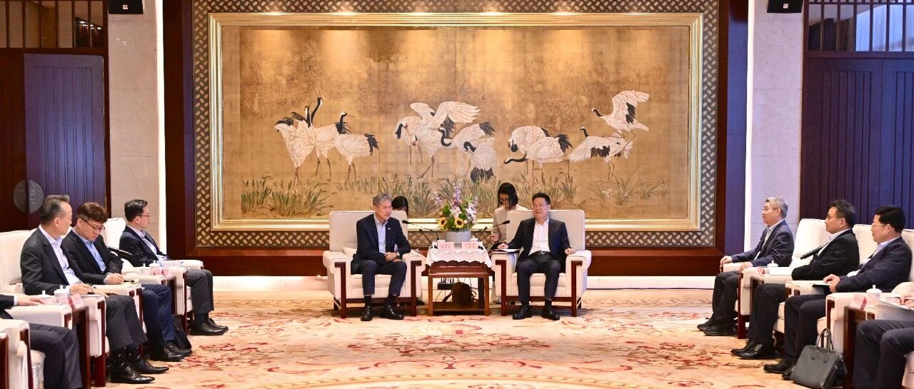 严汉平会见韩国驻华大使卢载宪一行