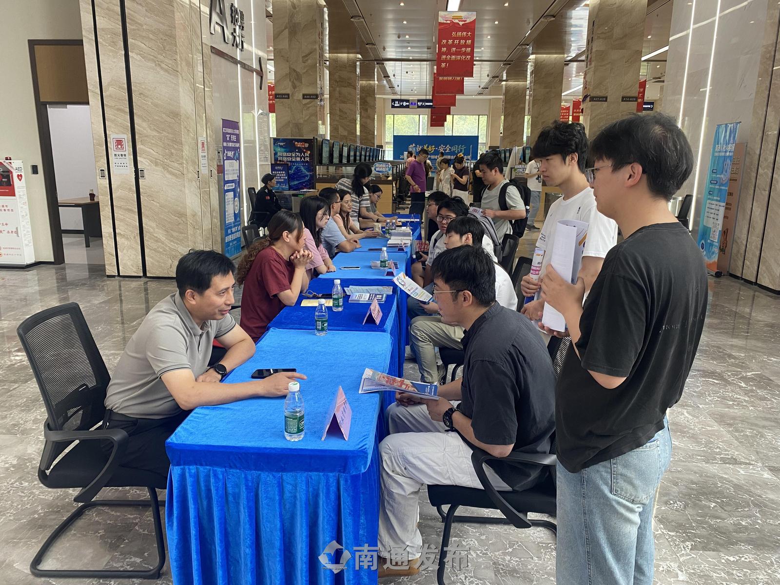 江苏南通：政通人和千帆竞，民生暖意满江海