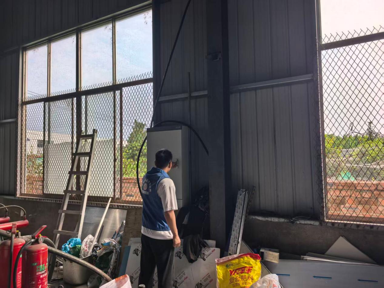新兴镇同心村开展企业安全生产检查