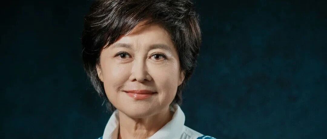 敬一丹个人账号最新发文《感恩我们一起走过的日子》
