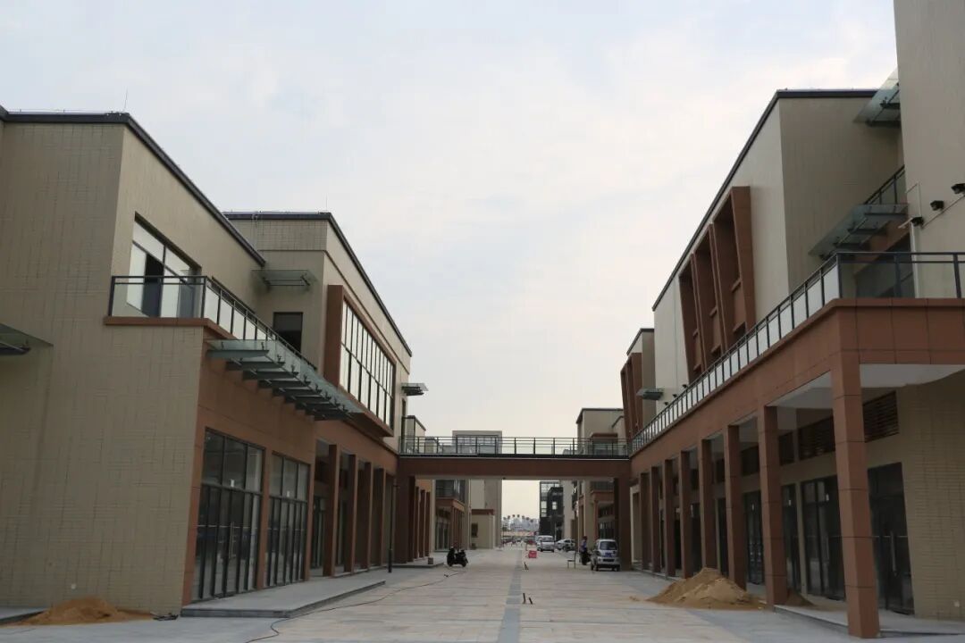 世纪新城集团：乌江路商业街即将“焕新”亮相