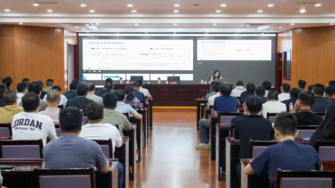 市住建局举办全市房屋安全鉴定人员专业技术培训暨履职能力测试