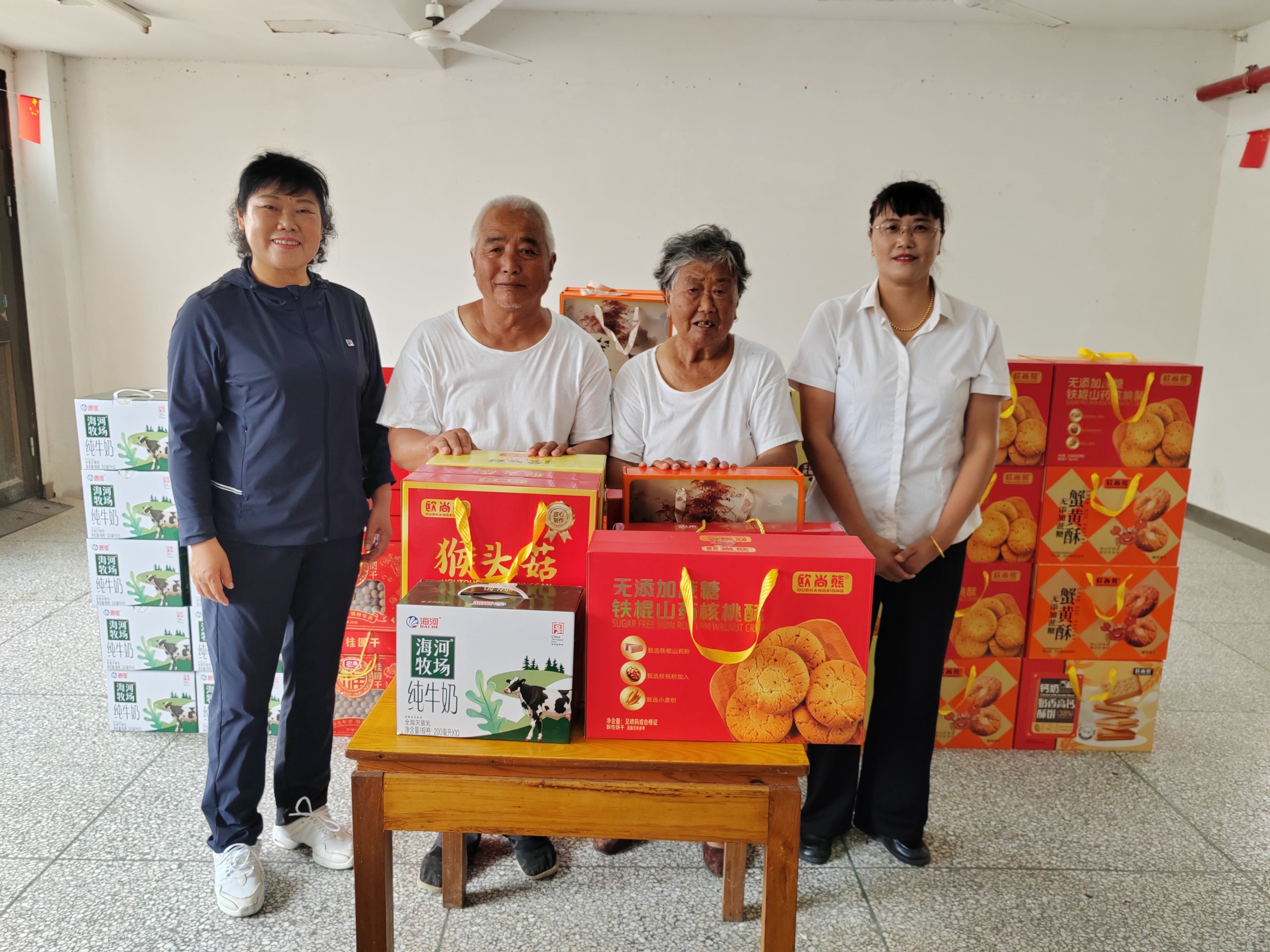 盘湾镇开展中秋慰问活动