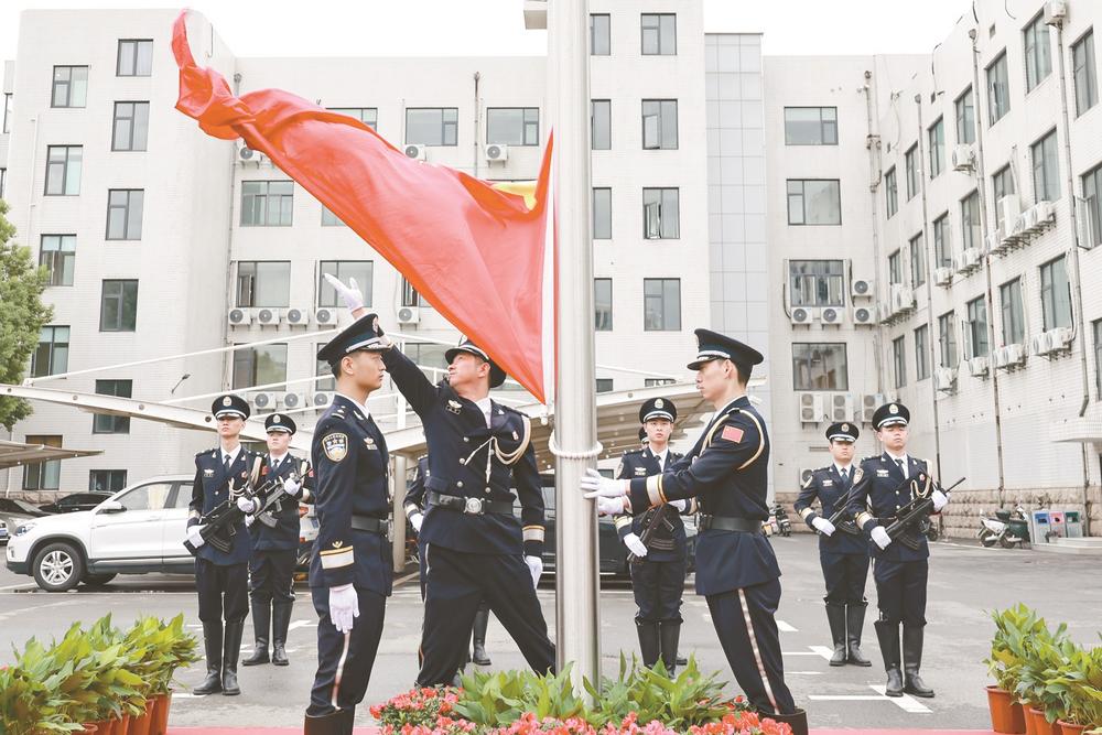 党建领航铸警魂 奋楫笃行护平安——盐都公安以红旗所队党支部创建赋能平安建设