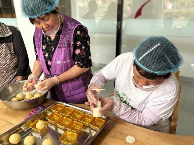 月满中秋情 敬老暖人心丨沿河各养老服务站点开展中秋主题活动