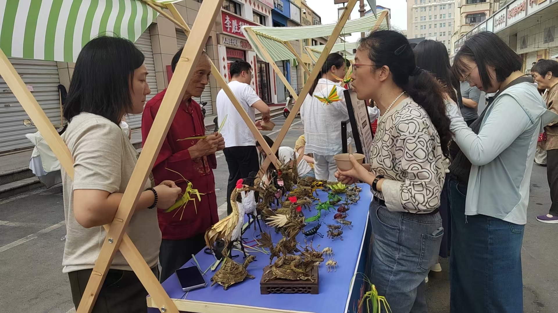 合德镇多彩主题活动点亮佳节