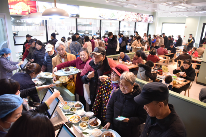 惠老餐桌暖民心 养老服务提质效