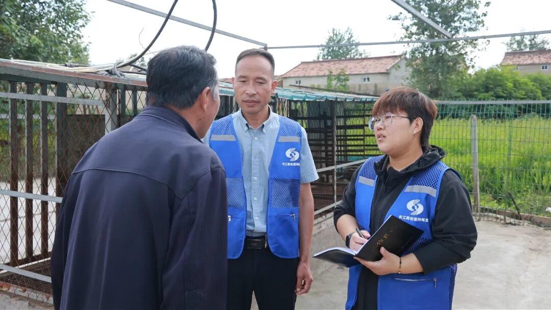 江苏淮阴：从“堵心路”到“连心路”，情理法解开邻里结