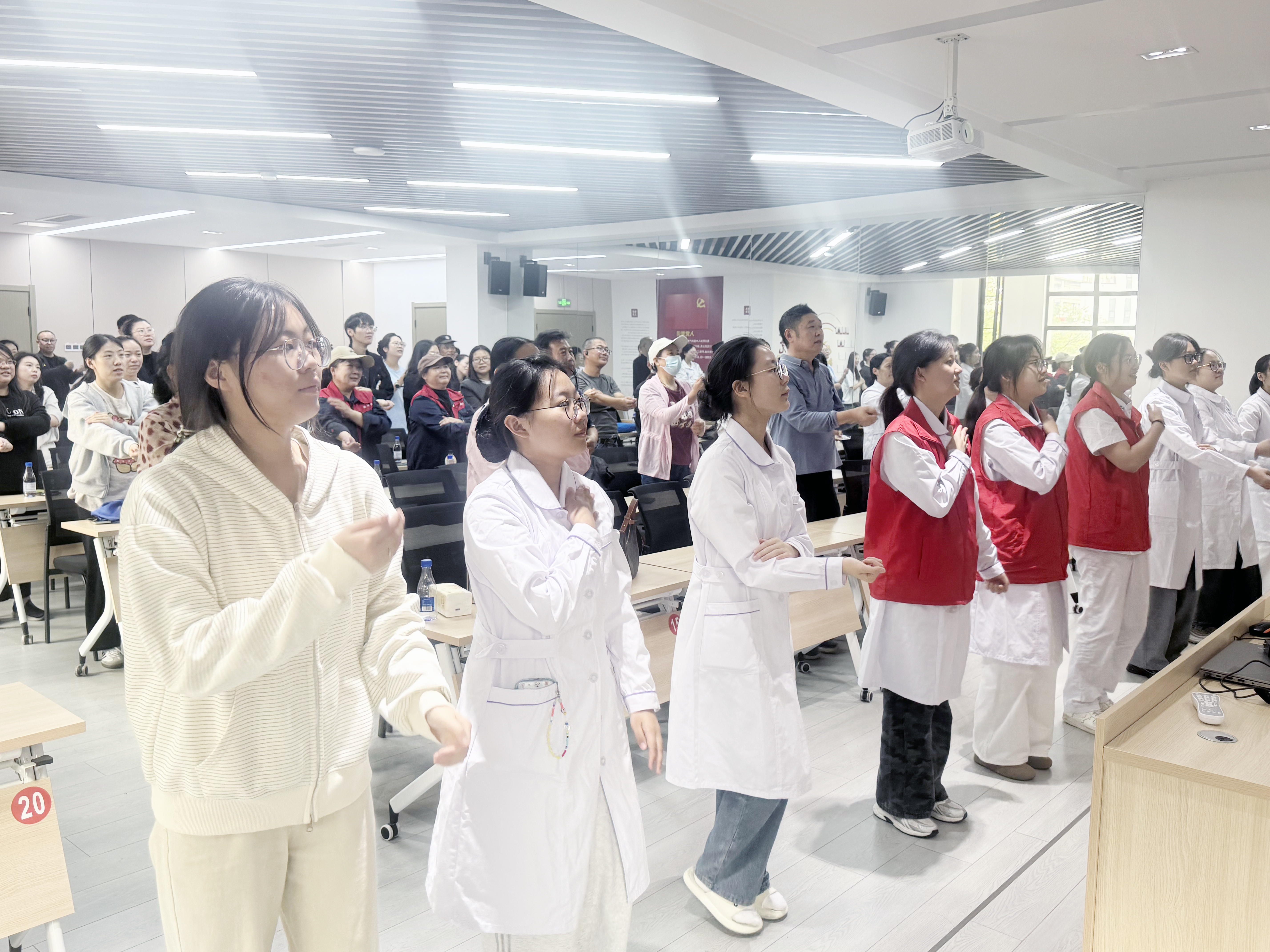 丰华街道香榭丽社区开展健康科普公益活动