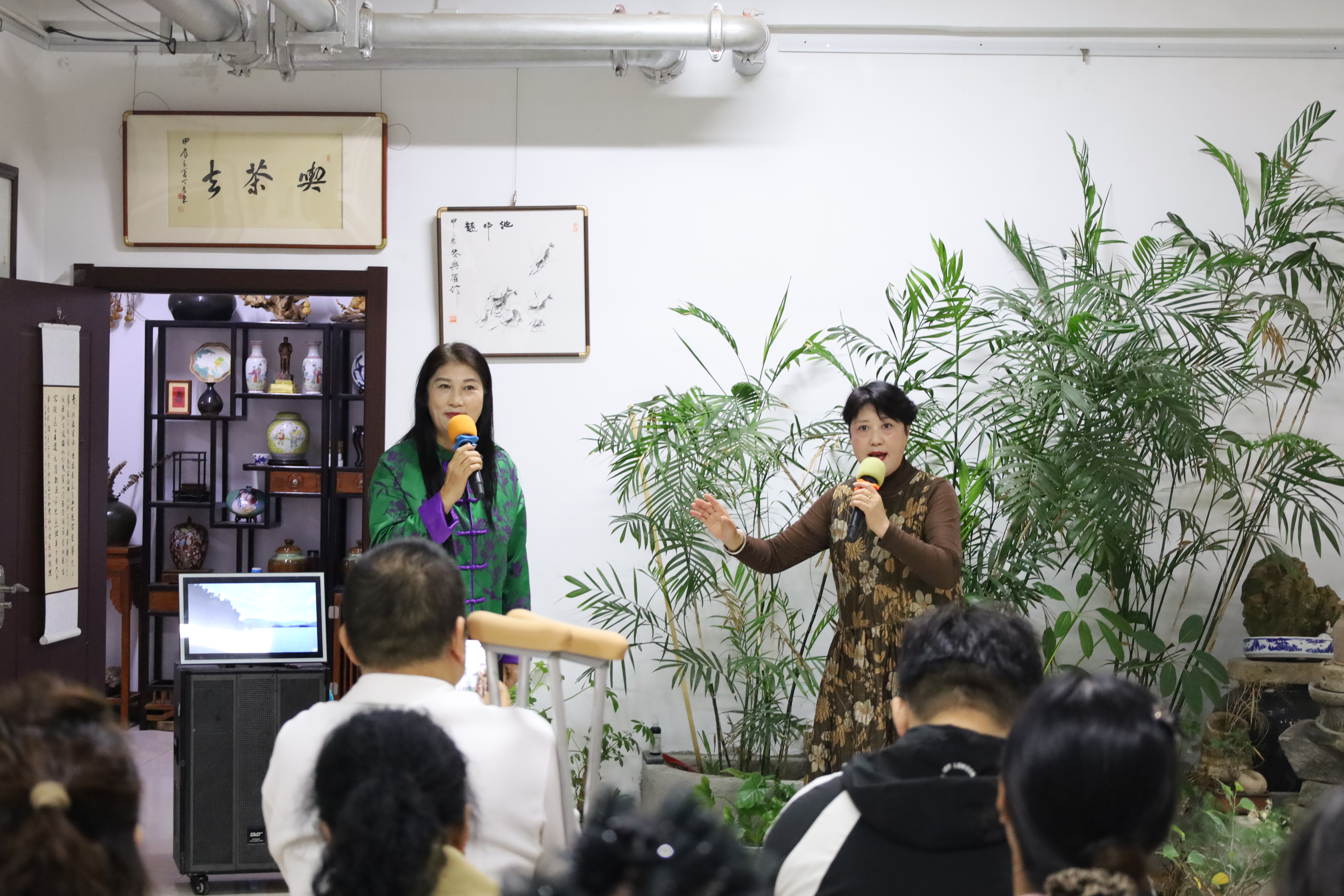 新洋街道城北社区：书香暖重阳 敬老享安康