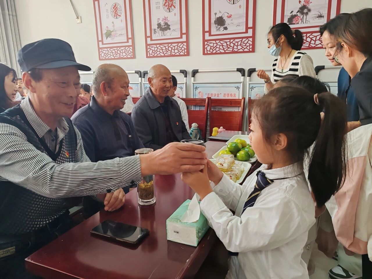 合德镇举办敬老主题活动